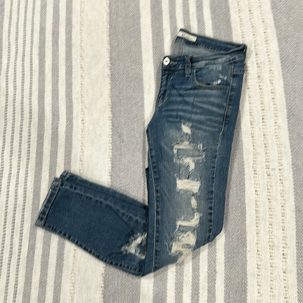 Kancan size 27, super stretchy, distressed, skinny jeans